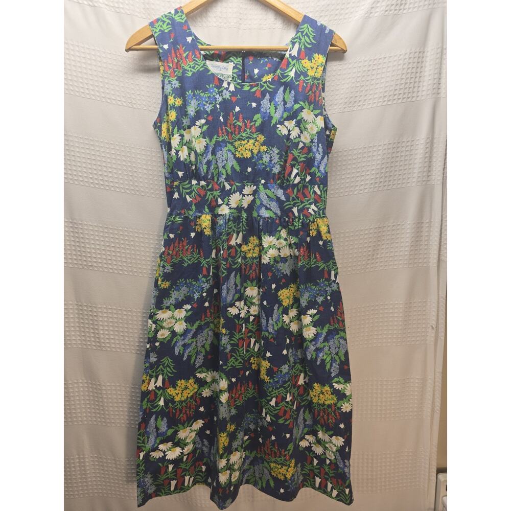 vintage, sleeveless A-line sundress a vibrant wildflower Size 8